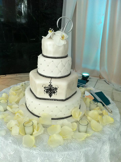 wedding cake with black detailing