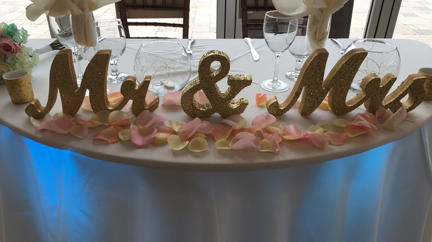 gold mr and mrs sign